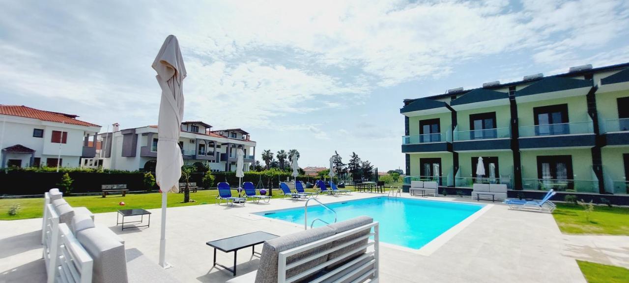 Paramithi Luxury Apartments Nikiti  Extérieur photo